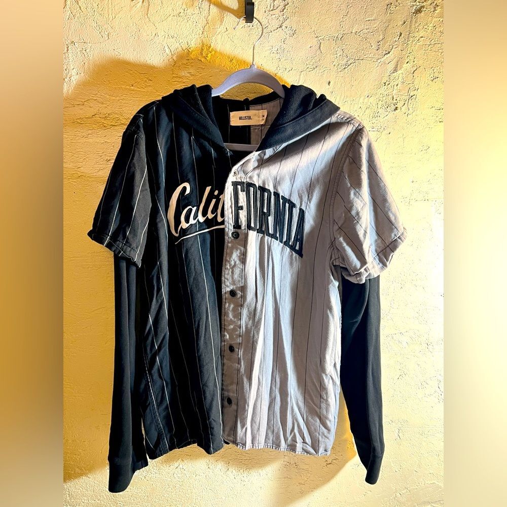 HOLLISTER Black and White California Hoodie Shirt